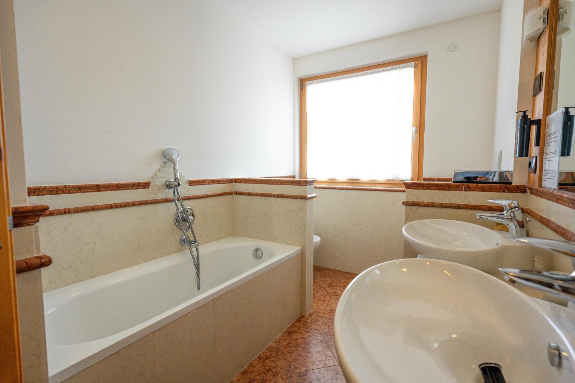 קאנזיי Wellness Hotel Lupo Bianco מראה חיצוני תמונה