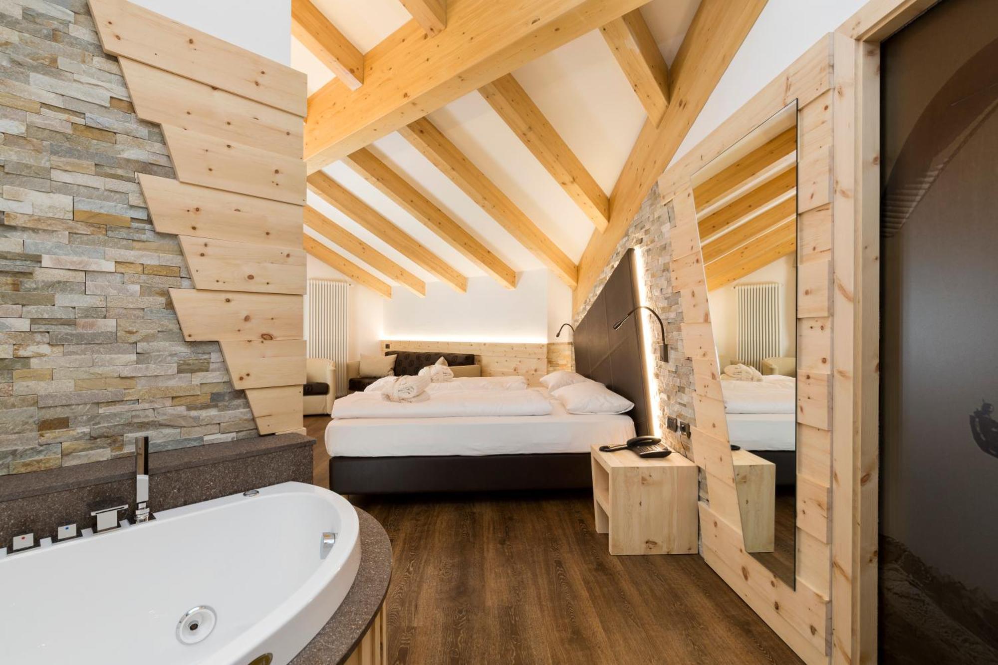 קאנזיי Wellness Hotel Lupo Bianco מראה חיצוני תמונה